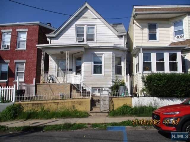 172 Carbon Street - Photo 1