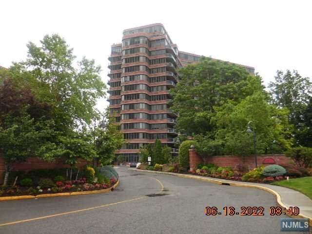 100 Carlyle Drive - Photo 1