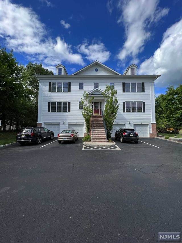 109B Hawthorne Avenue - Photo 1