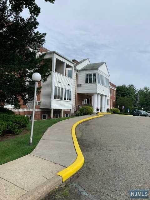 520 Newark Pompton Turnpike - Photo 1