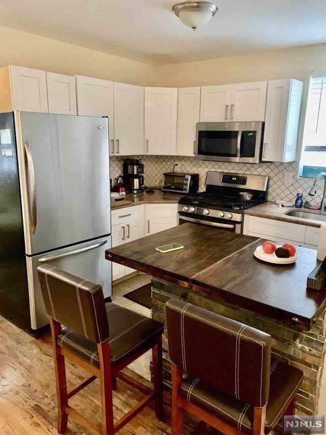 129 Malcolm Avenue - Photo 1