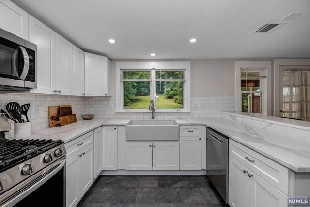 181 Pascack Road - Photo 1