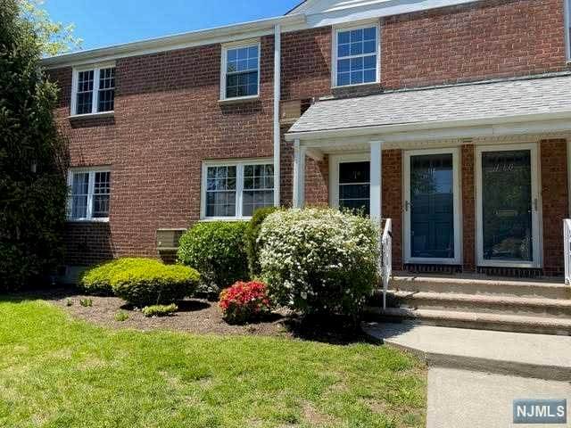 114 Darwin Avenue - Photo 1