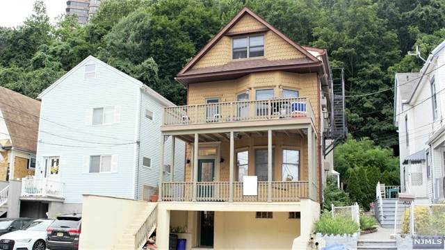 382 Undercliff Avenue - Photo 1