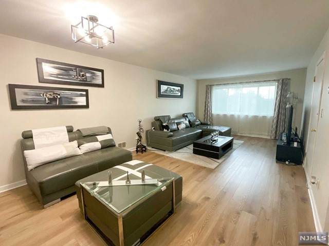 524 Cross Street - Photo 1