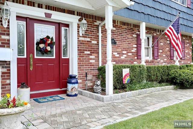 418 Longview Court - Photo 1