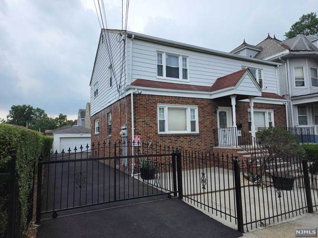 268-270 18th Avenue - Photo 1