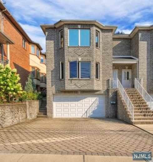 320B 7th Street - Photo 1