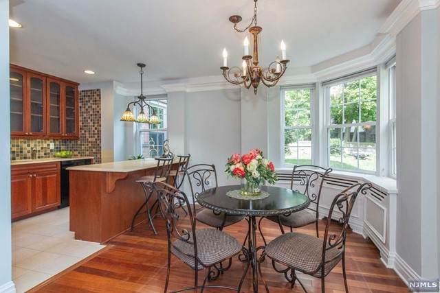 10 Crestmont Road - Photo 1