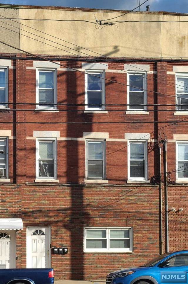 312 Avenue C - Photo 1