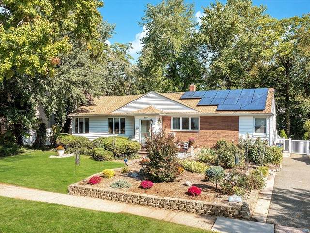 200 Oak Avenue - Photo 1