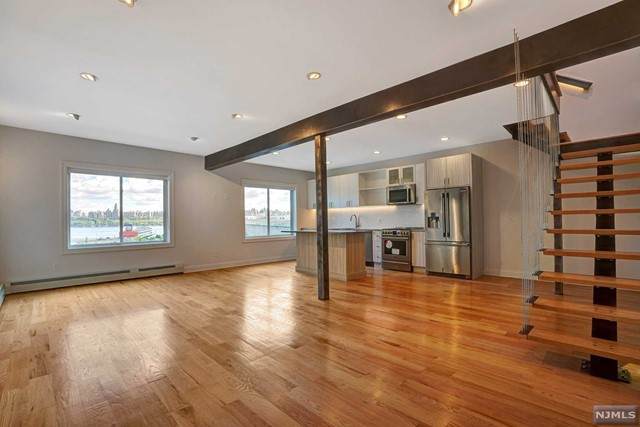 9009 Riverside Place - Photo 1