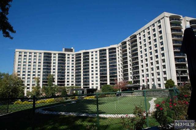 2 Claridge Drive - Photo 1