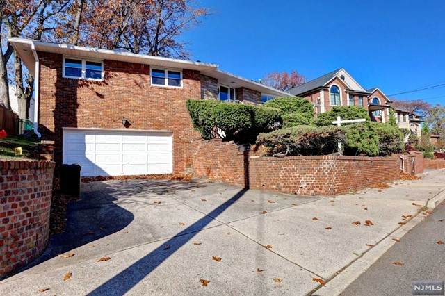 1289 Abbott Boulevard - Photo 1