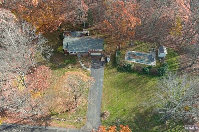 256 Lakeview Drive - Photo 1