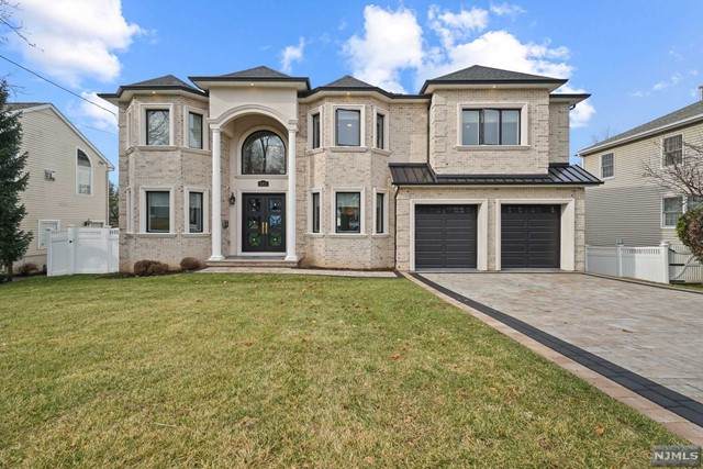 247 Wedgewood Drive - Photo 1