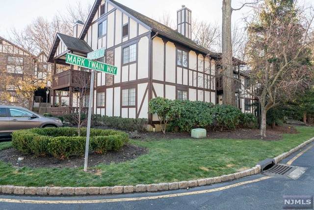 705 Thoreau Court - Photo 1