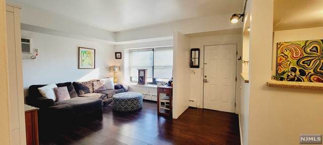 95 Orient Way - Photo 1