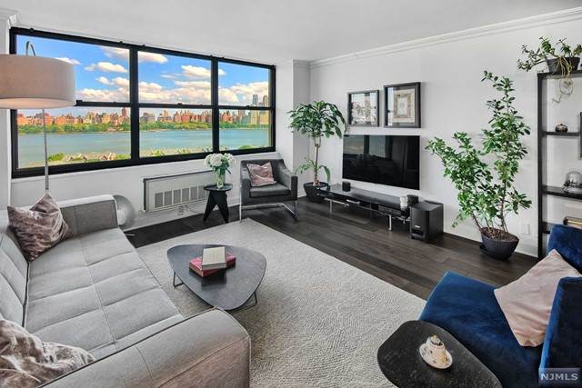 7004 Boulevard East - Photo 1