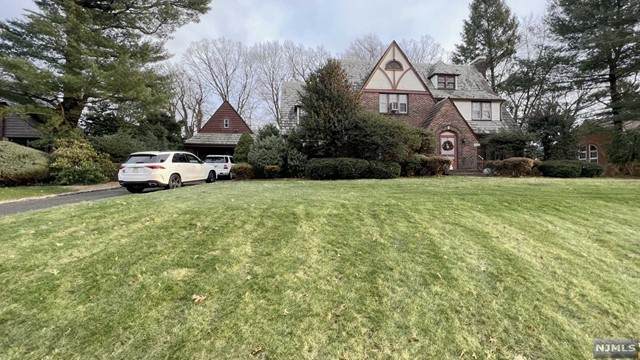 38 Alexander Avenue - Photo 1