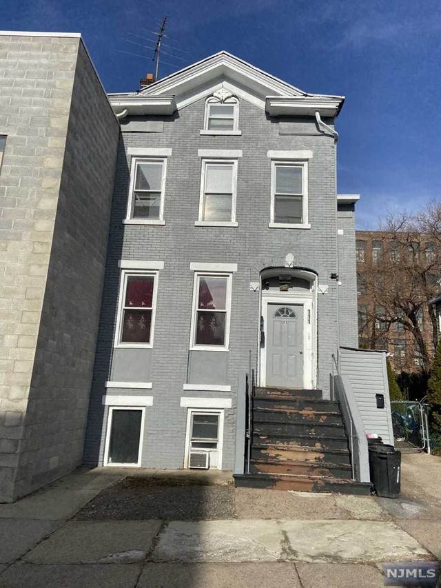 111 Hamilton Avenue - Photo 1