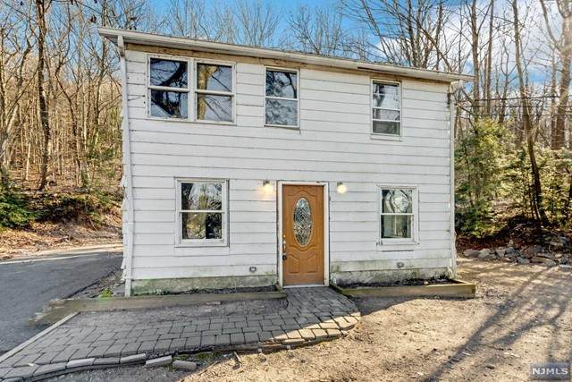 284 Lake Shore Drive - Photo 1