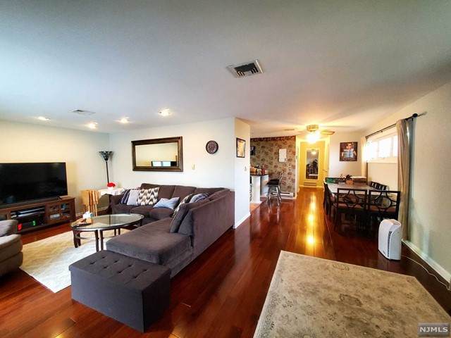 515 Broadway - Photo 1