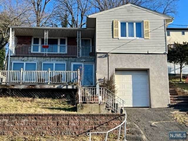 725 Pembroke Way - Photo 1
