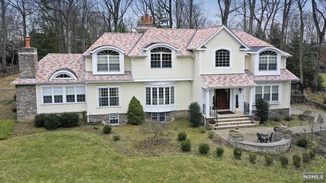 63 Pinehill Drive - Photo 1