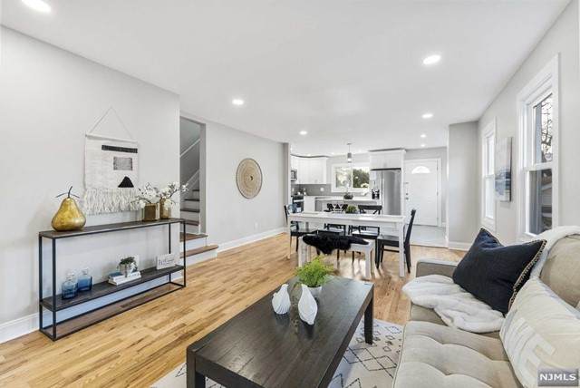 139 Hilton Avenue - Photo 1