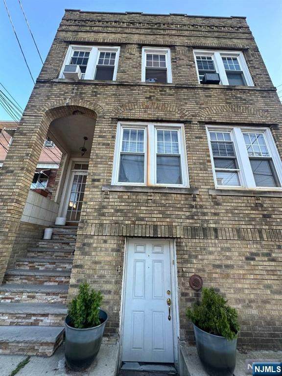 413 24th Street - Photo 1