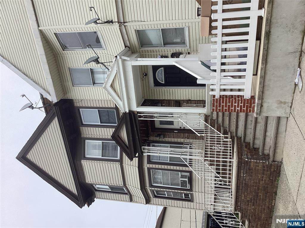 54 Nelson Avenue - Photo 1