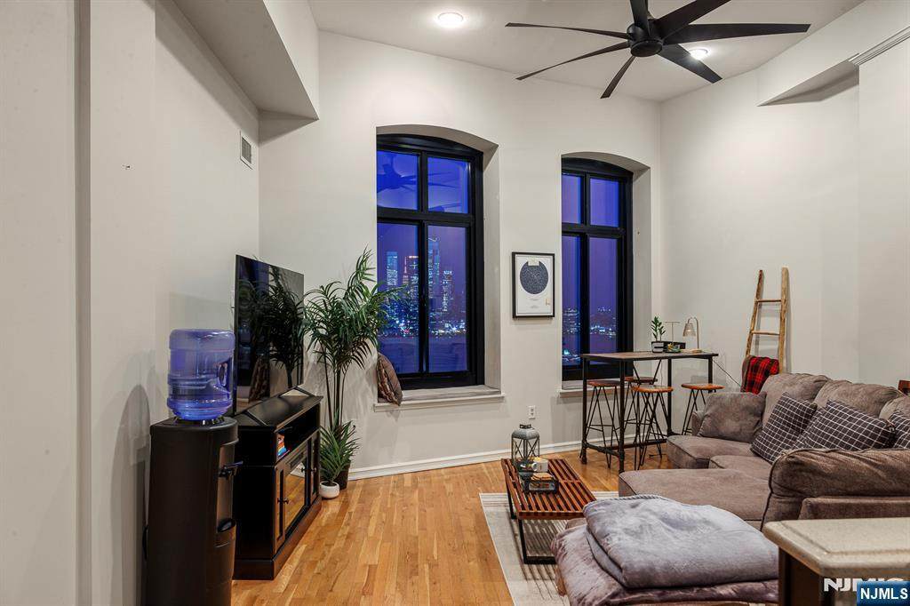 518 Gregory Avenue - Photo 1