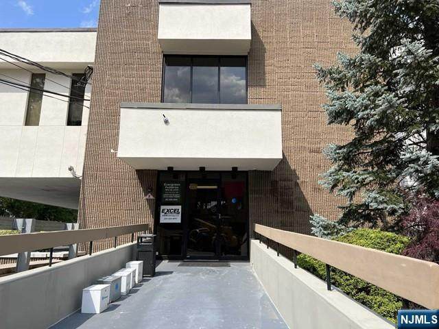 1555 Center Avenue - Photo 1