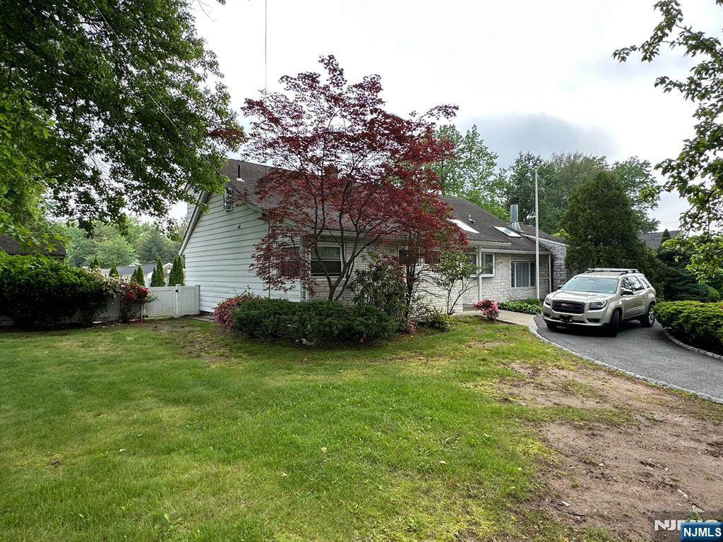 435 Hoffman Avenue - Photo 1