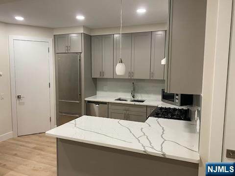 80 Charles - Photo 1