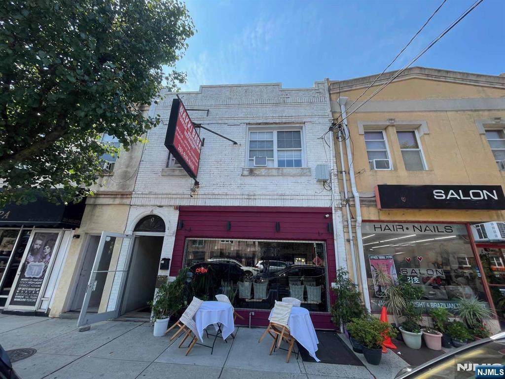 555 Anderson Avenue - Photo 1