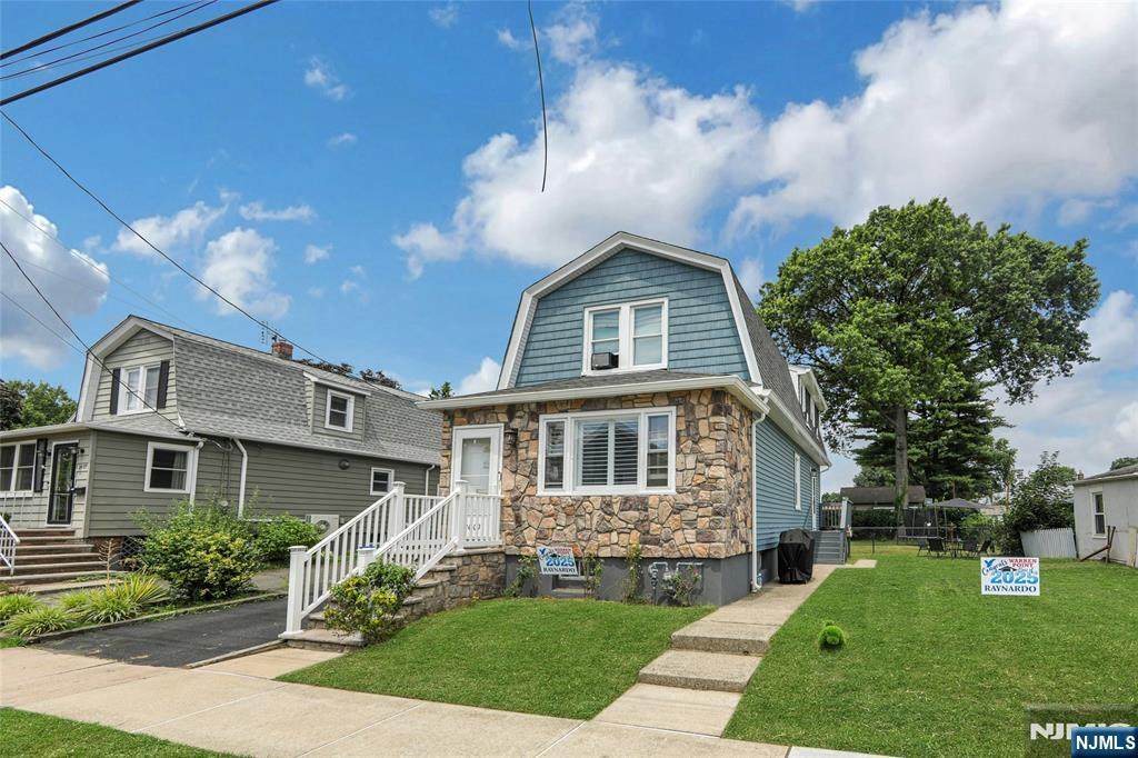 24-09 Raphael Street - Photo 1