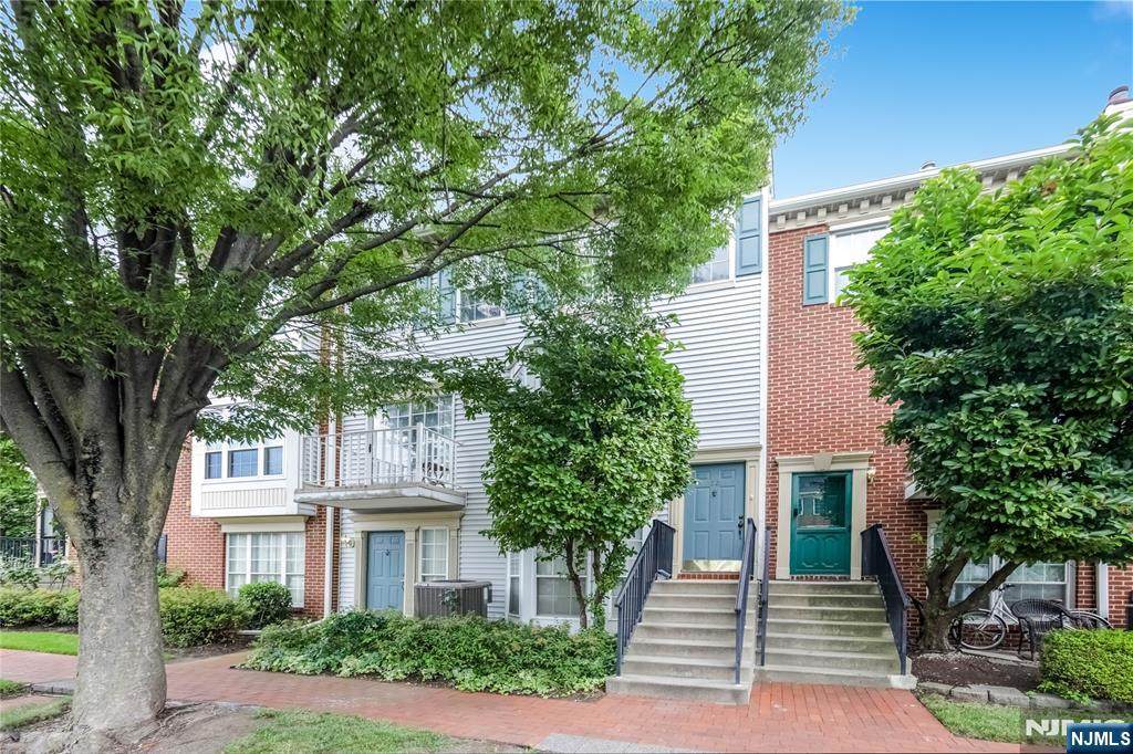 22 Walnut - Photo 1