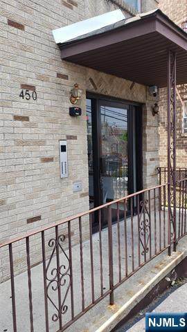 450 Harding - Photo 1