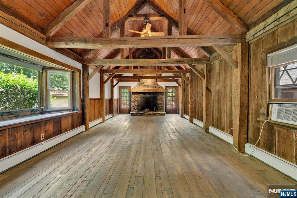 15 Cottage - Photo 1