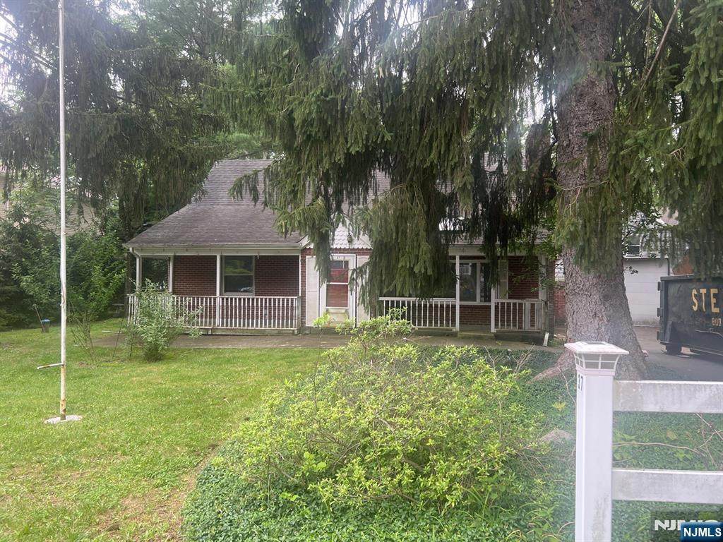 37 Roth Avenue - Photo 1