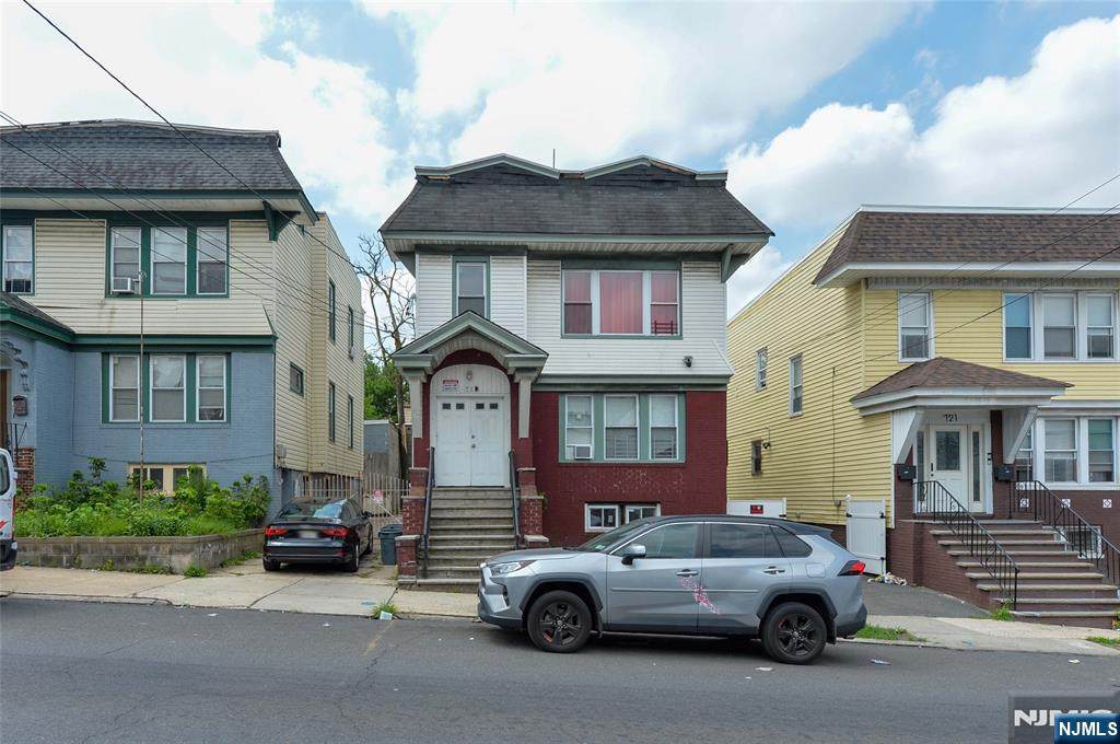 719 18th Avenue - Photo 1