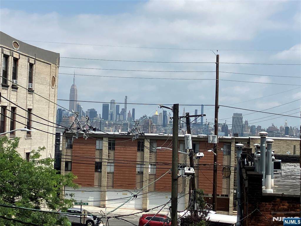 315 7th Street - Photo 1