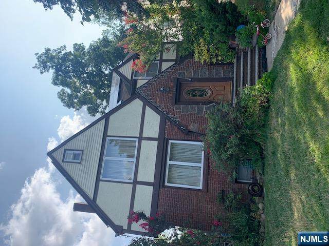 166 Herrick Avenue - Photo 1