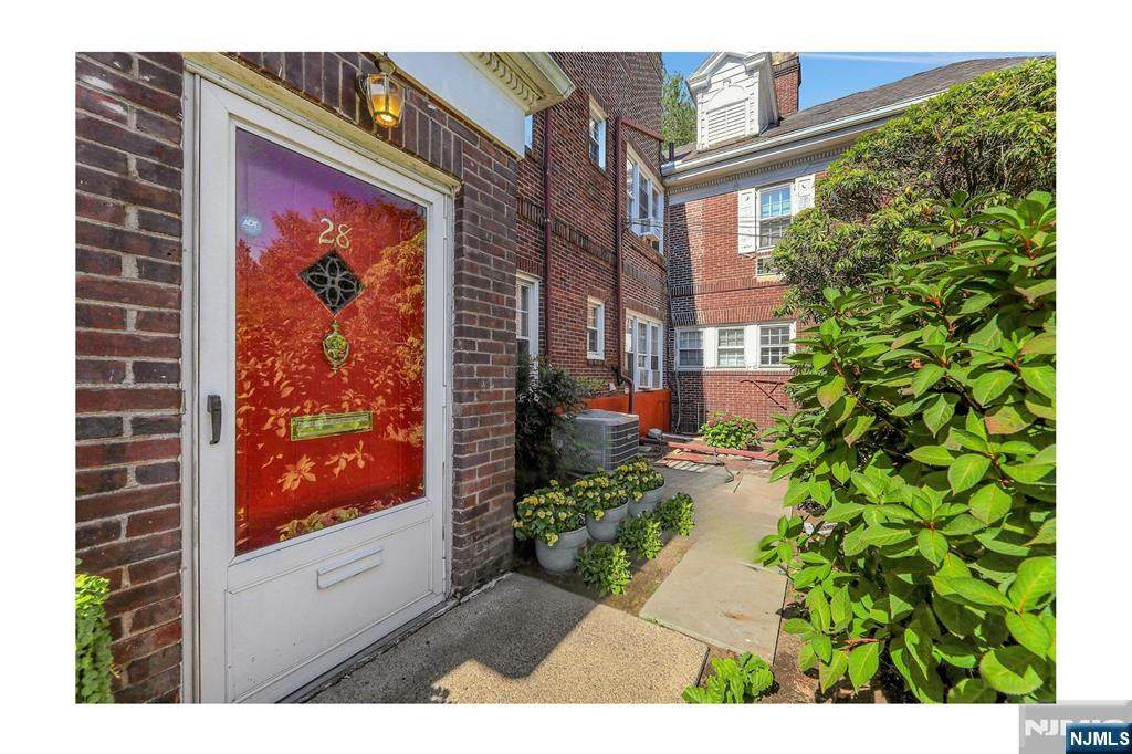 927 Commonwealth Drive - Photo 1