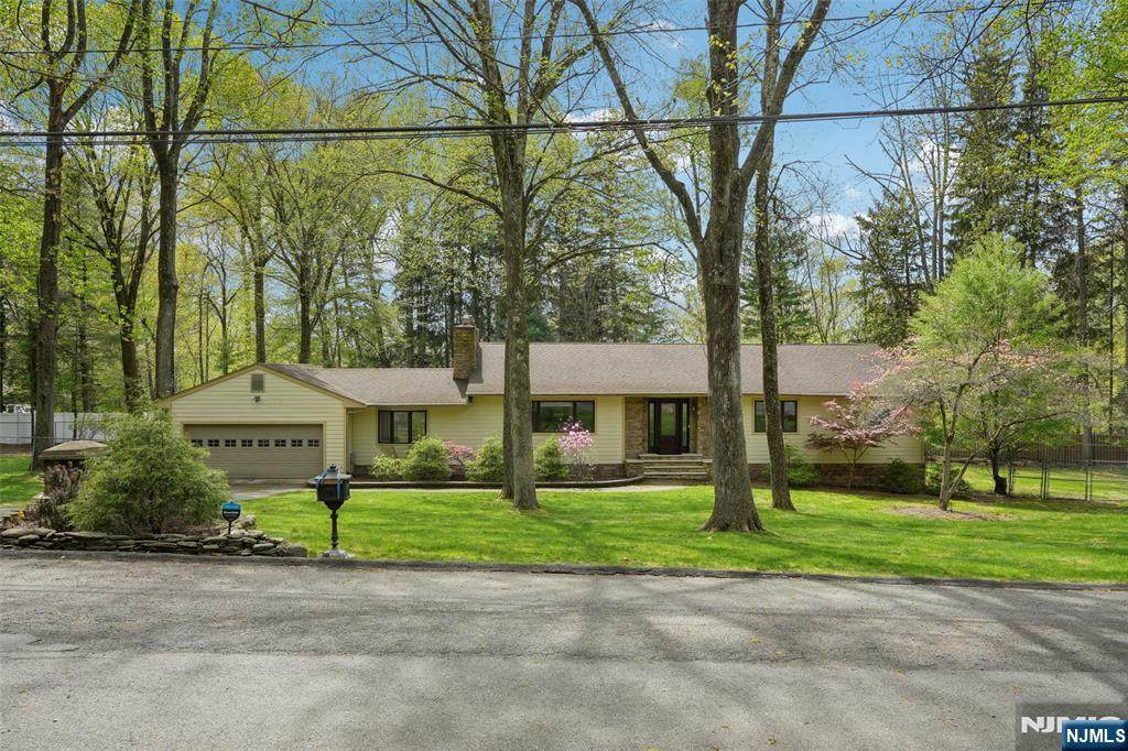 23 Plymouth Drive - Photo 1