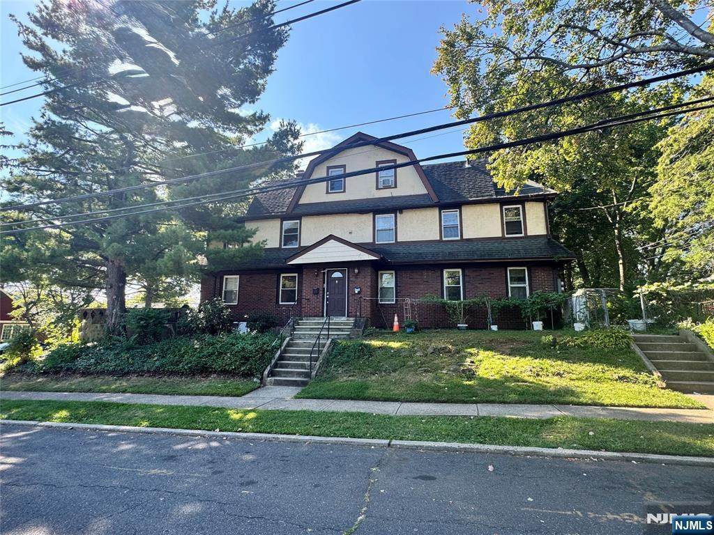 438 North Street - Photo 1