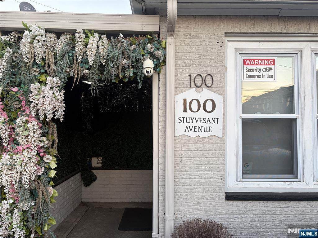 300 Lake Avenue - Photo 1