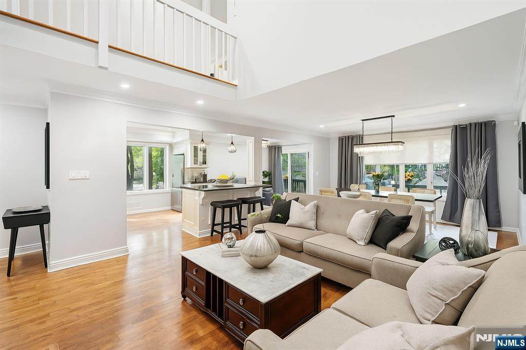 93 Frost Lane - Photo 1